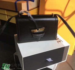 loewe三角包正品多少錢？羅意威巴塞羅那三角包專柜價格