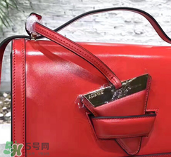 loewe三角包怎么看真假？羅意威巴塞羅那三角包真假辨別