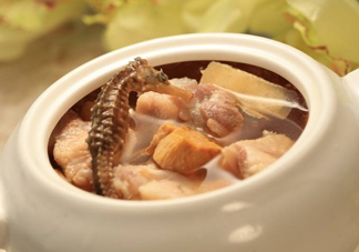 鱷魚(yú)肉燉湯要去皮嗎？鱷魚(yú)肉煲湯新鮮的好還是干的好