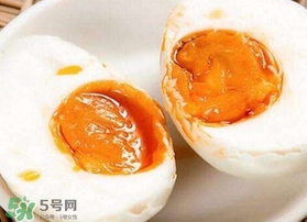 咸鴨蛋為什么會(huì)出油？咸鴨蛋為什么有油
