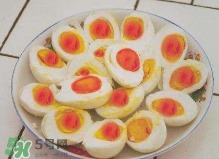 咸鴨蛋為什么會(huì)臭？咸鴨蛋為什么會(huì)苦