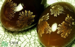 松花蛋是堿性食物嗎？松花蛋是堿性還是酸性？
