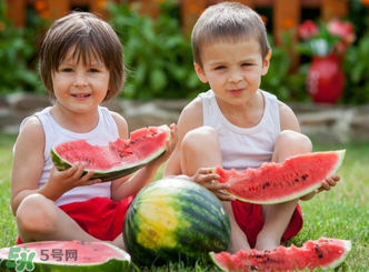 寶寶發(fā)燒時(shí)能吃西瓜嗎？寶寶咳嗽能不能吃西瓜？