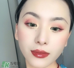 huda beauty眼影怎么畫？huda beauty眼影盤教程