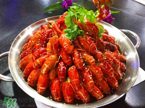 油燜大蝦為什么要放啤酒？做油燜大蝦啤酒什么時候放?