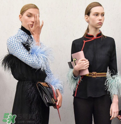 prada ribbon正品多少錢？普拉達(dá)舌頭包專柜價格