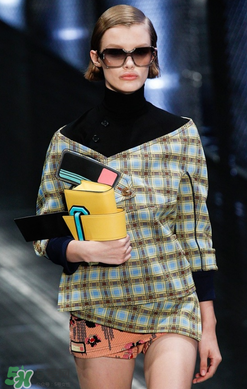 prada ribbon尺寸多大？普拉達舌頭包尺寸介紹