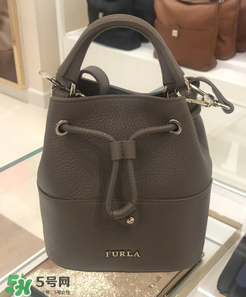 furla水桶包有幾種尺寸？芙拉水桶包尺寸多大？