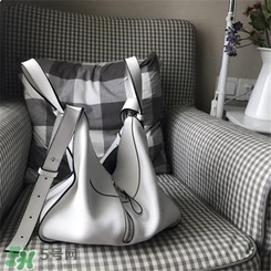 loewe hammock尺寸多大？羅意威吊床包有幾個(gè)尺寸？