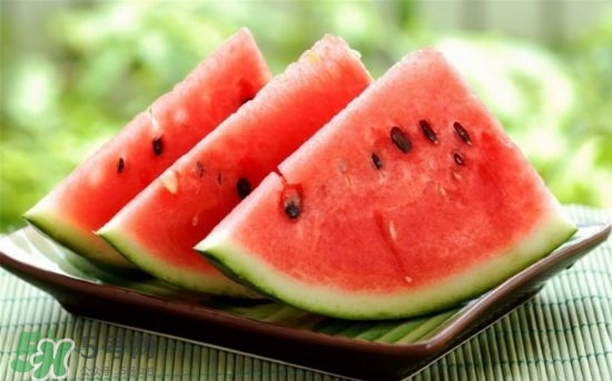 西瓜不能和什么一起吃？西瓜不能與什么同食？