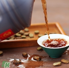 雄黃酒可以驅(qū)蛇嗎？雄黃酒驅(qū)蛇效果好嗎？