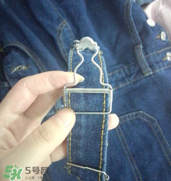 背帶褲的扣子怎么裝？背帶褲扣子安裝步驟圖