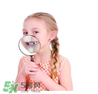 寶寶換牙可以吃糖嗎？小孩換牙期間能不能吃糖？