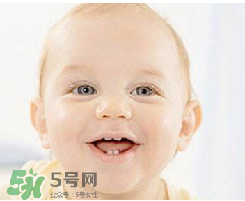 寶寶換牙可以吃糖嗎？小孩換牙期間能不能吃糖？