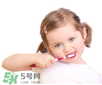 寶寶換牙可以刷牙嗎？小孩換牙期間能刷牙嗎？