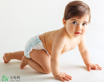 寶寶指甲里的臟東西該怎么處理？寶寶指甲臟怎么辦？
