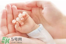 寶寶指甲凹凸不平是什么原因？寶寶指甲凹凸不平正常嗎？