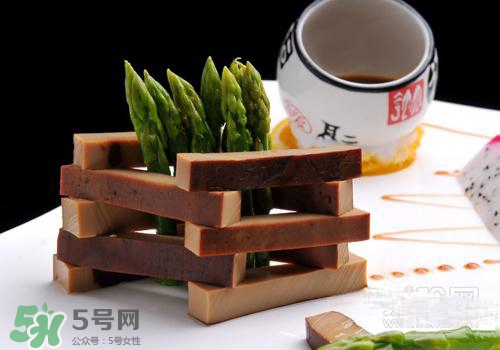 蘆筍焯水幾分鐘可以吃？蘆筍要焯水幾分鐘