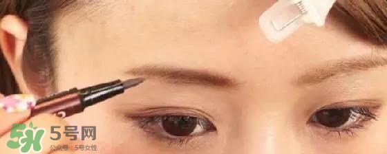 安耐曬安熱沙眉筆怎么用？安耐曬防水液體眉筆色號試色