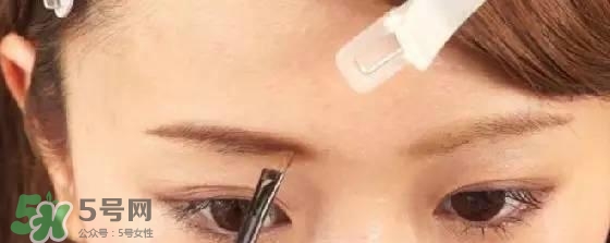安耐曬安熱沙眉筆怎么用？安耐曬防水液體眉筆色號試色