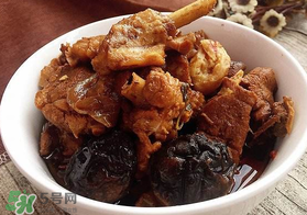鴨肉能和香菇一起燉嗎？香菇燉鴨肉有毒嗎？