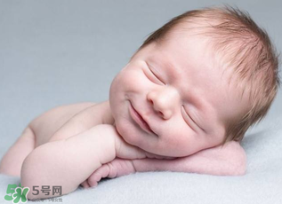 嬰兒吃藥能打預(yù)防針嗎？嬰兒吃藥影響預(yù)防針嗎？