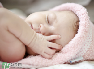 夏季怎么預(yù)防寶寶著涼？怎么預(yù)防寶寶涼著肚子？