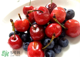 藍(lán)莓和櫻桃可以一起吃嗎？藍(lán)莓和櫻桃哪個(gè)好吃？
