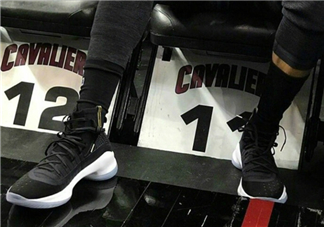 under armour curry4黑金怎么樣？庫里總決賽戰(zhàn)靴客場配色諜照曝光