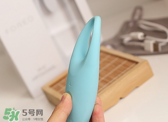 foreo眼部按摩儀怎么用？foreo iris眼部按摩儀使用方法