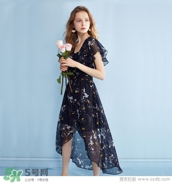 7月份穿什么衣服？七月份穿衣搭配