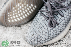 adidas yeezy 350 boost v2蟒蛇皮定制版多少錢？