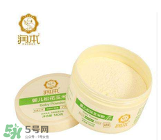 爽身粉可以擦臉上嗎？臉上可不可以涂爽身粉？