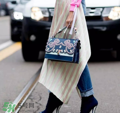 fendi kan i多少錢？芬迪kan i包包國內(nèi)專柜價格
