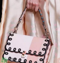 fendi kan i尺寸多大？芬迪kan i包包尺寸介紹