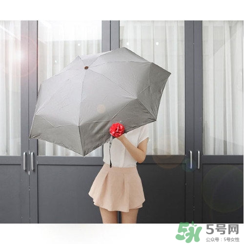 黑檸檬和蕉下哪個(gè)好？黑檸檬和蕉下太陽(yáng)傘對(duì)比
