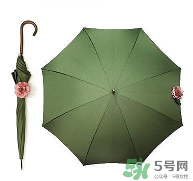 黑檸檬和蕉下哪個(gè)好？黑檸檬和蕉下太陽(yáng)傘對(duì)比