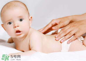 哄寶寶睡覺可以搖晃嗎？哄寶寶睡覺搖晃有害嗎？