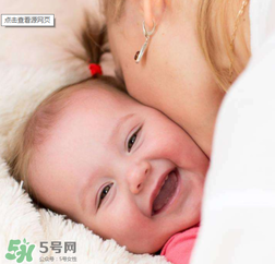 哄寶寶睡覺可以搖晃嗎？哄寶寶睡覺搖晃有害嗎？