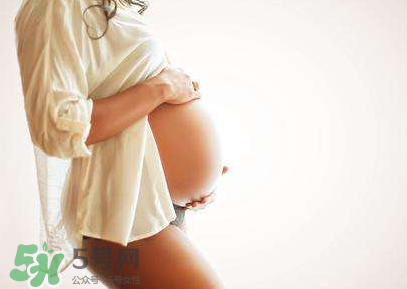 孕婦長(zhǎng)痱子可以用痱子粉嗎？痱子粉對(duì)孕婦有危害嗎？
