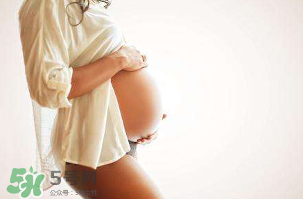 孕婦能用爽身粉嗎？孕婦能用爽身粉擦腳嗎？
