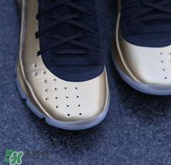 under armour curry4 parade怎么樣？庫里第四代戰(zhàn)靴金屬色細(xì)節(jié)照片
