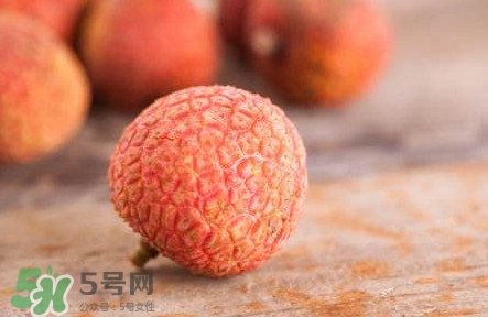 荔枝用什么藥水保鮮？吃荔枝為什么要用鹽水泡