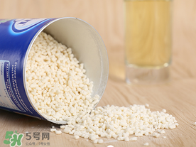 美林菊花晶可以和奶粉一起喝嗎？美林菊花晶可以加在奶里嗎？