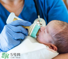 早產(chǎn)兒智力低下的表現(xiàn)是怎樣的？早產(chǎn)兒智力會(huì)低下嗎？