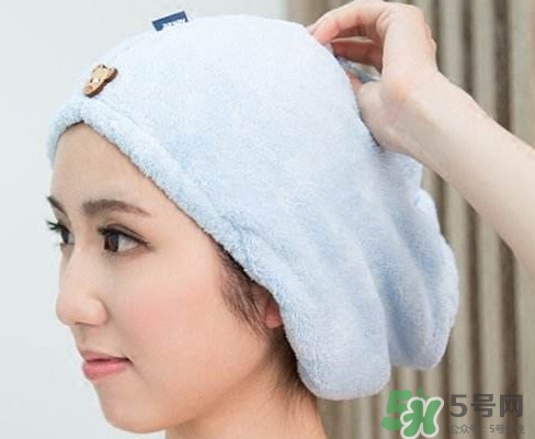 干發(fā)巾和干發(fā)帽哪個(gè)好？干發(fā)帽什么材質(zhì)的好
