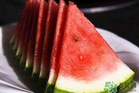 現(xiàn)在的西瓜為什么都是白籽？白籽西瓜是催熟的嗎？