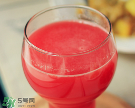 西瓜汁為什么會(huì)分層？西瓜汁分層還能喝嗎？