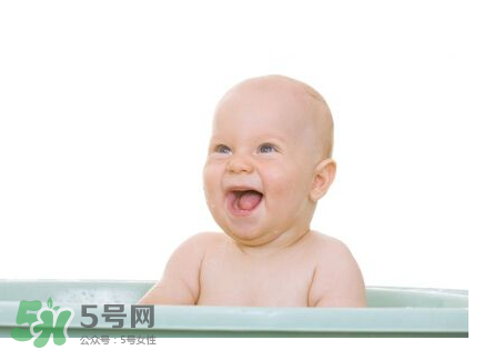 寶寶能用艾葉水洗澡嗎？嬰兒能用艾葉水洗澡嗎？
