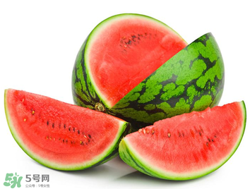催熟的西瓜能吃嗎？催熟的西瓜吃了會(huì)怎樣？
